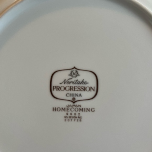 Noritake Progressions Japan Homecoming Dish Set - Picture 2 of 2